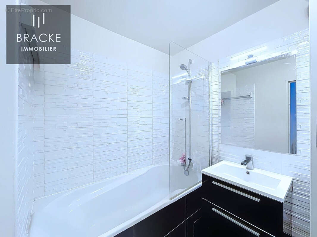 Appartement à COURBEVOIE