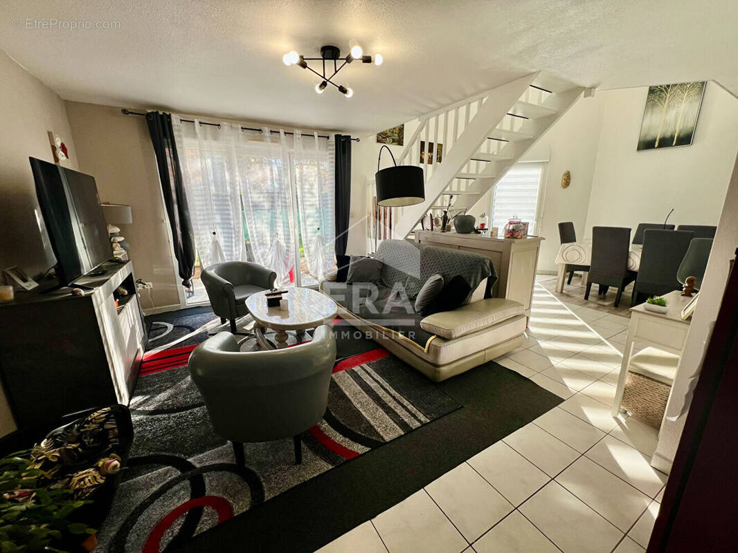 Appartement à AUREILHAN