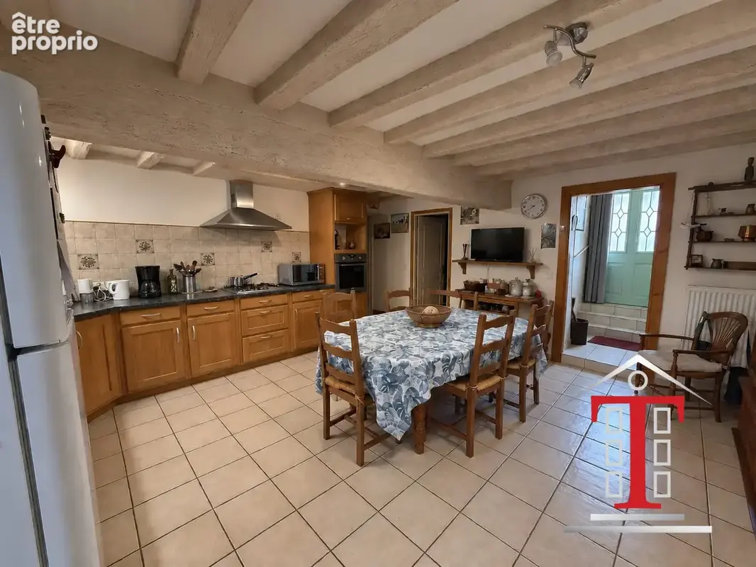 Maison 5 pièces 192 m² à vendre à Beaufort-En-Vallee (49250) - photo 4