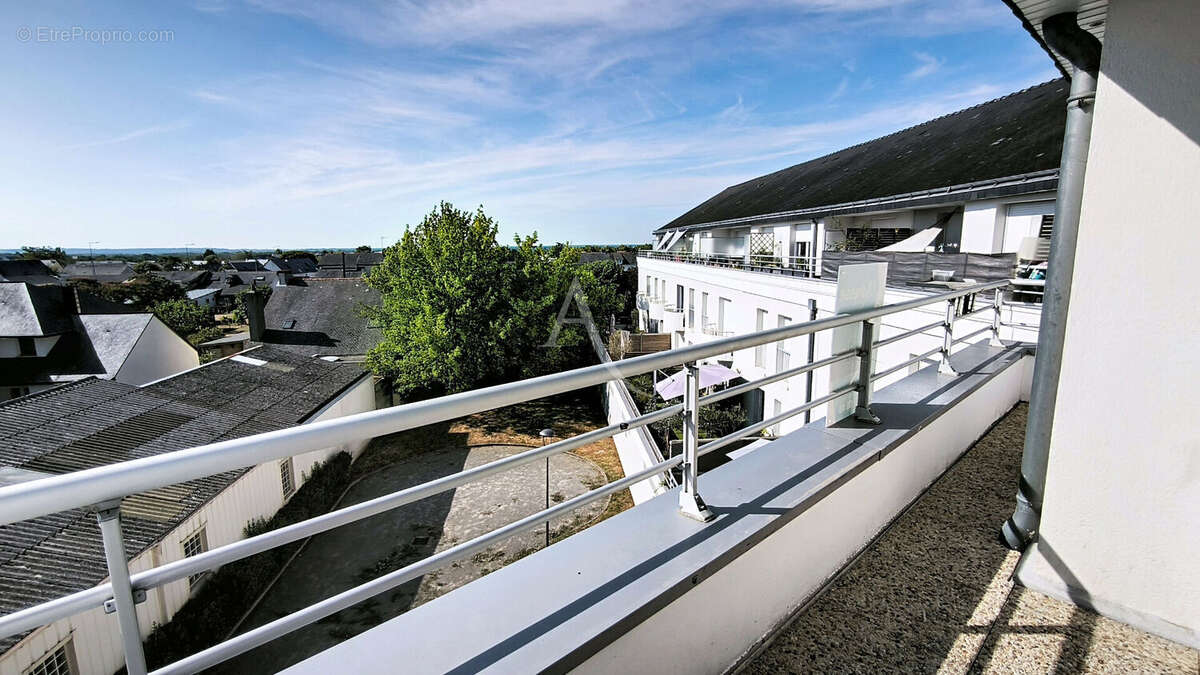 Appartement  traversant Saint Barthelemy d'Anjou 5 pièce(s) 90 m2 - photo 9