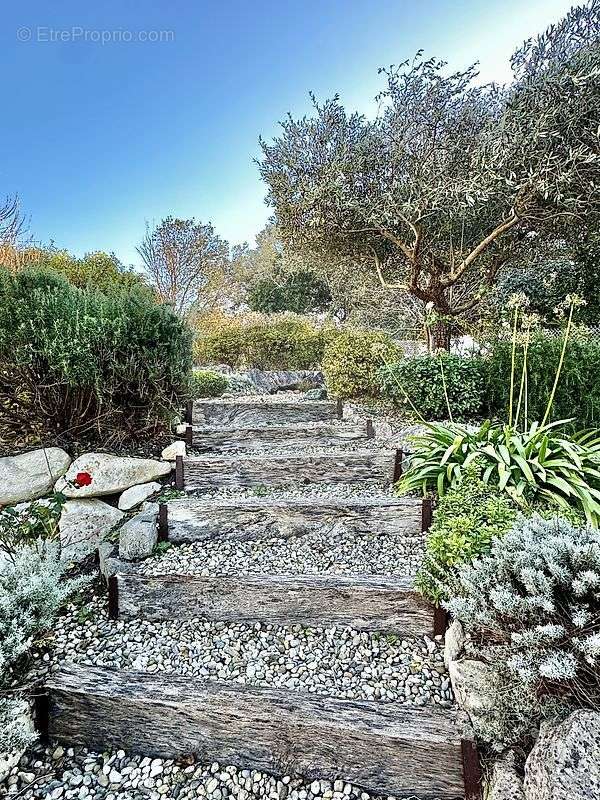 Maison à SAINTE-ANASTASIE