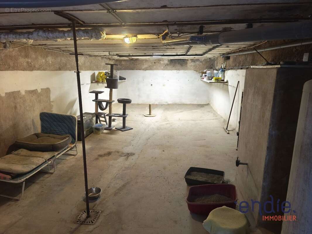 Maison à COSNE-D&#039;ALLIER