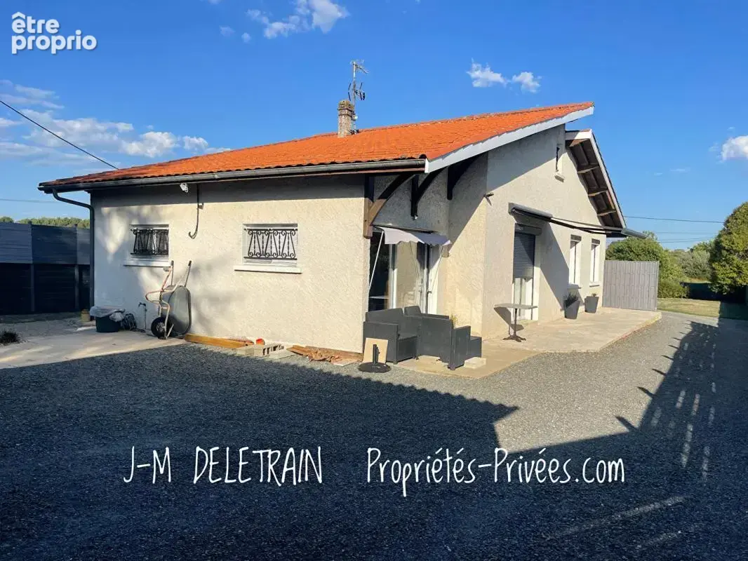 Maison de plain-pied des années  75 - rénovée - équipements de qualité - Saint-Avit Saint-Nazaire - 160.000 - photo 2
