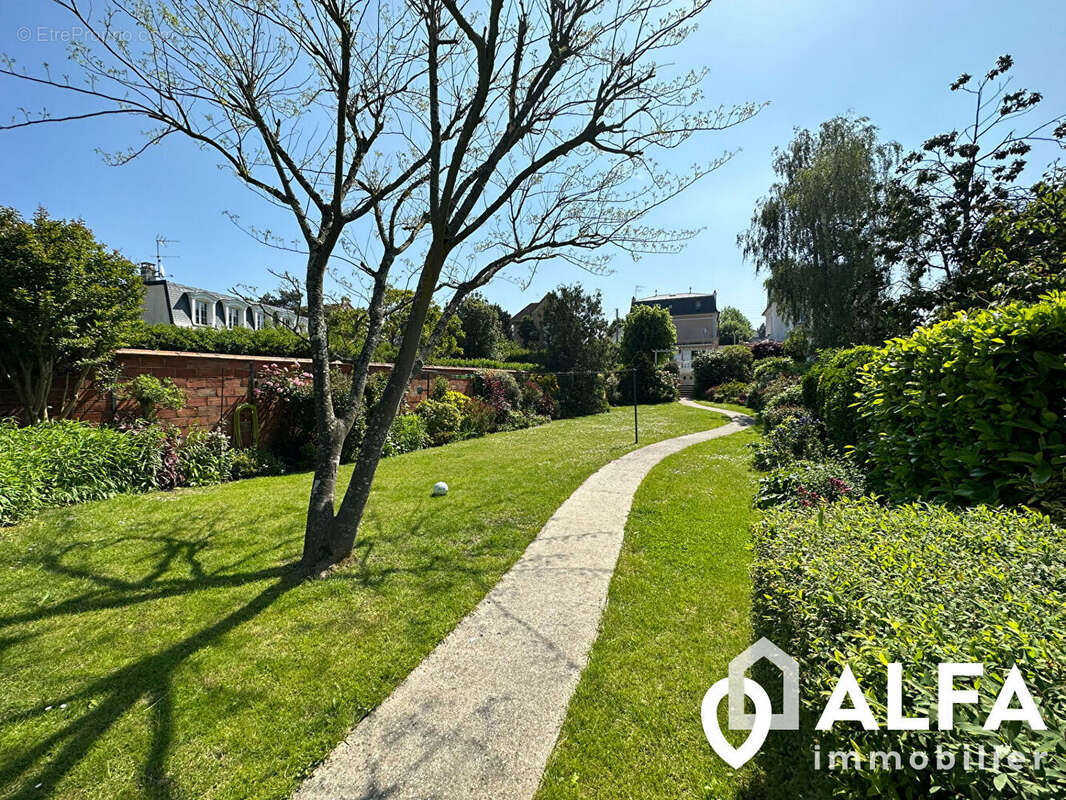 Maison Bas de Montmorency 8 pièce(s) 178 m2, avec dépendance et terrain de 960 m2. - photo 2