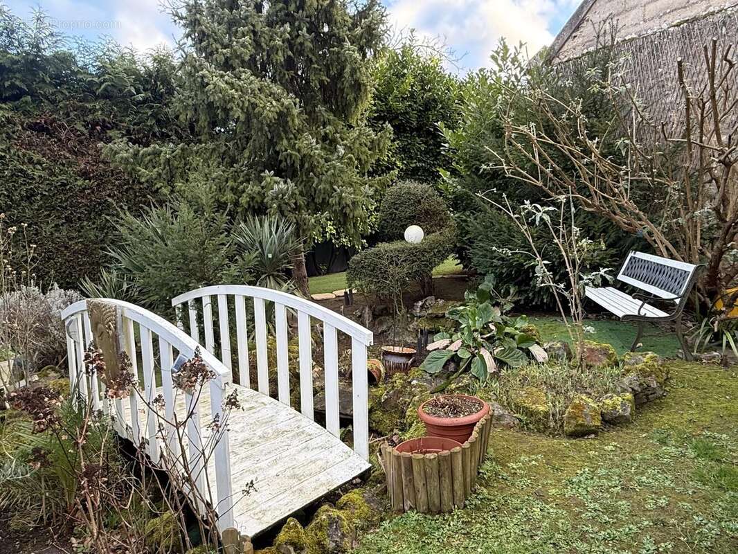 Maison à VILLENEUVE-LA-GUYARD