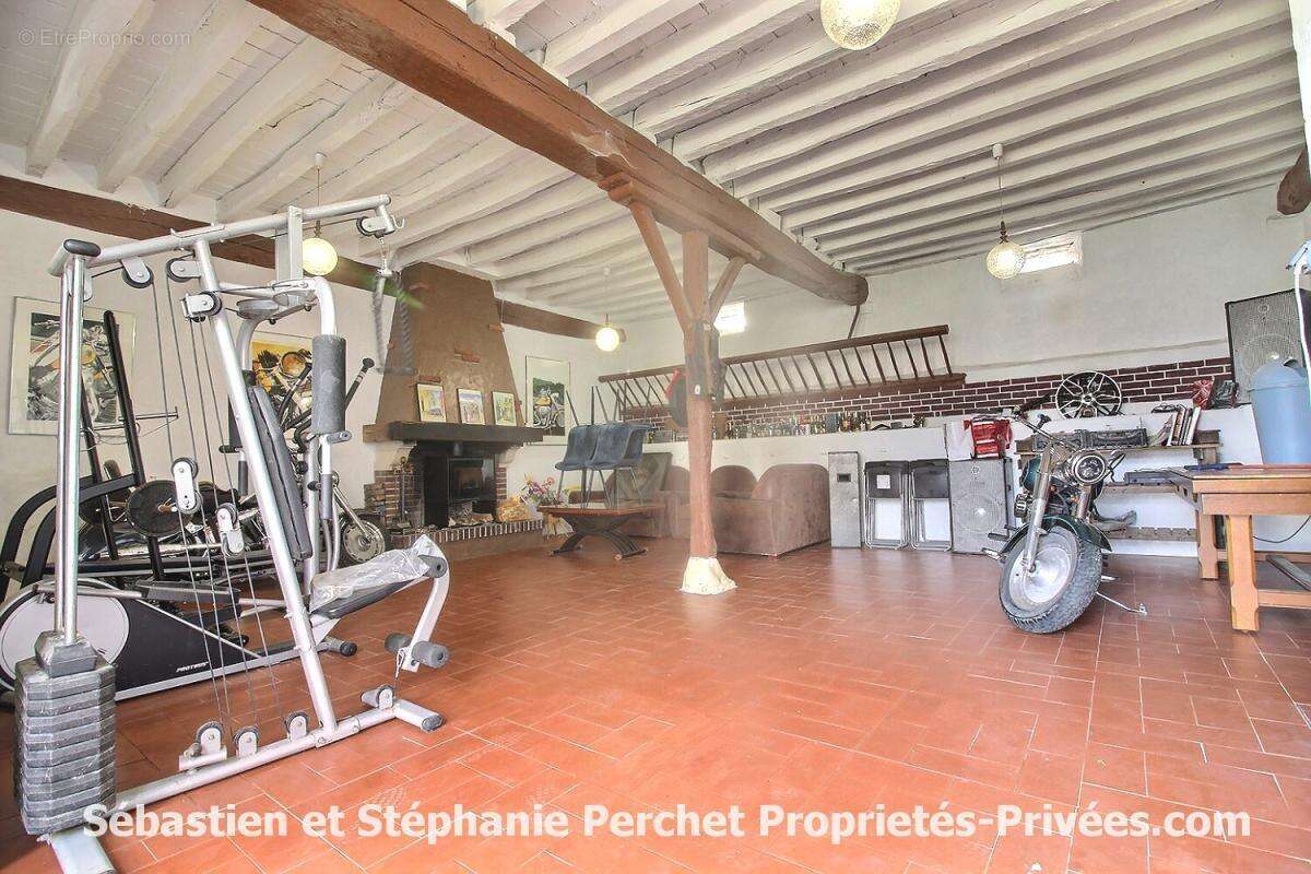 En exclusivité - Corps de ferme  362 m² - 8 chambres -terrain 1,2 ha - granges 500 m² - photo 15