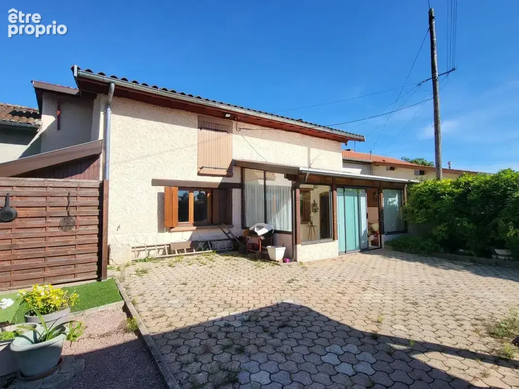 Maison 4 pièces 106 m² à vendre à Chalamont (01320) - photo 2