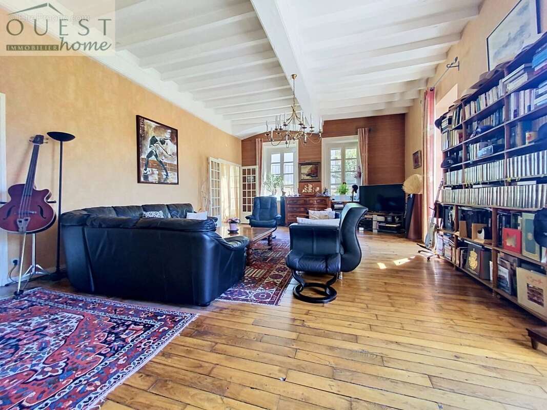 Maison à CHARBONNIERES-LES-BAINS
