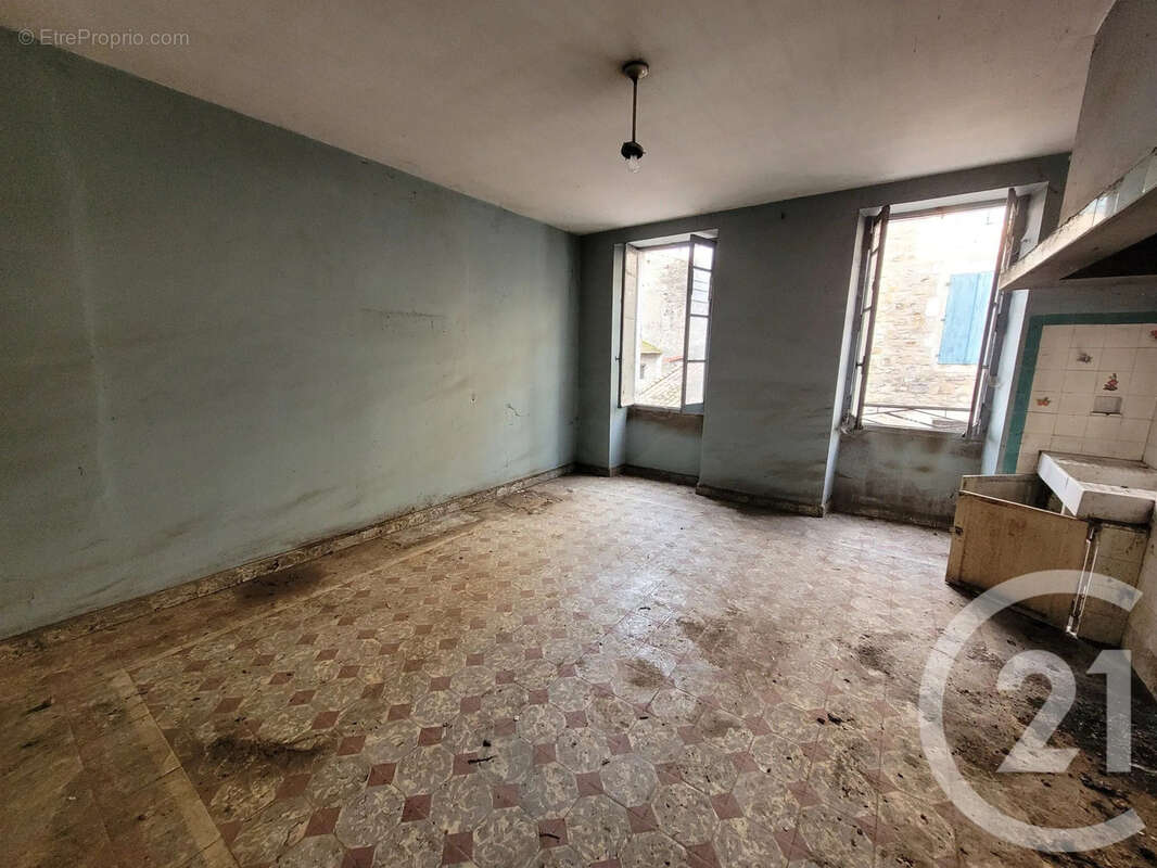 Maison à LES CABANNES