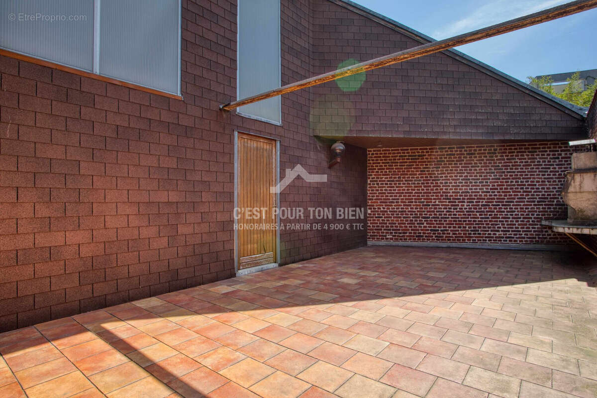 Maison 250 m² à Lezennes  - photo 4