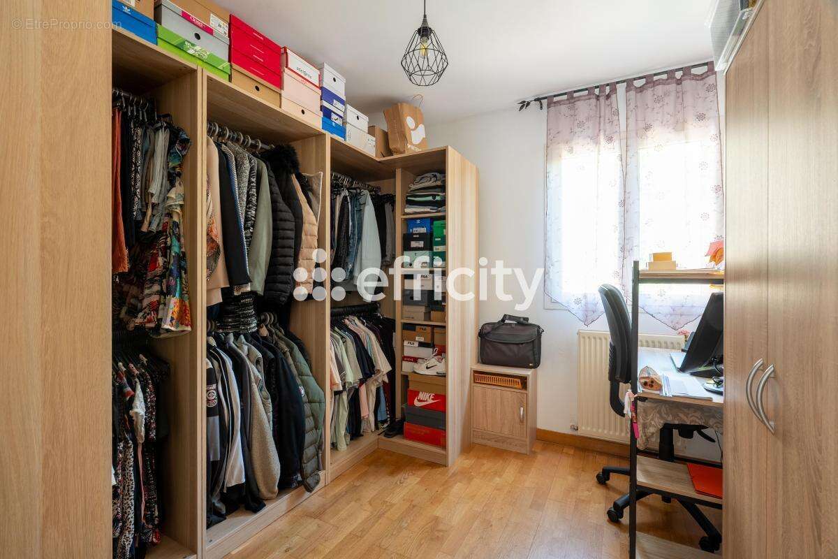 Maison 113 m² à Greasque  - photo 10
