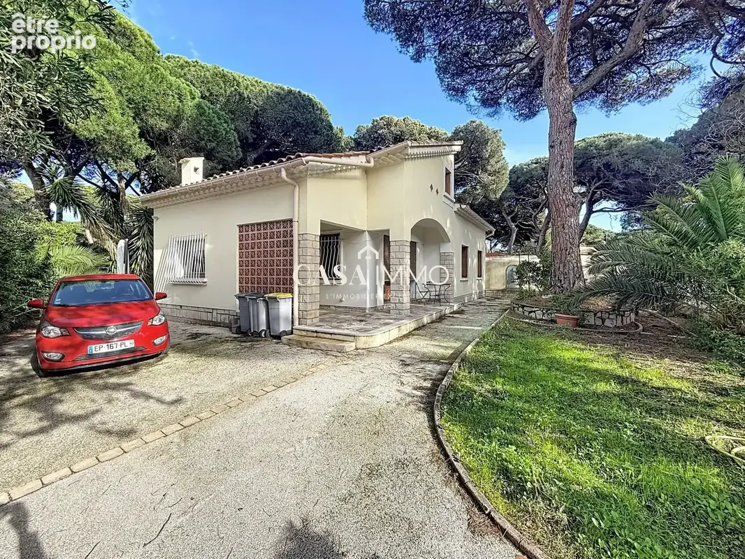 Photo Maison à Hyeres au prix de 730 000€
