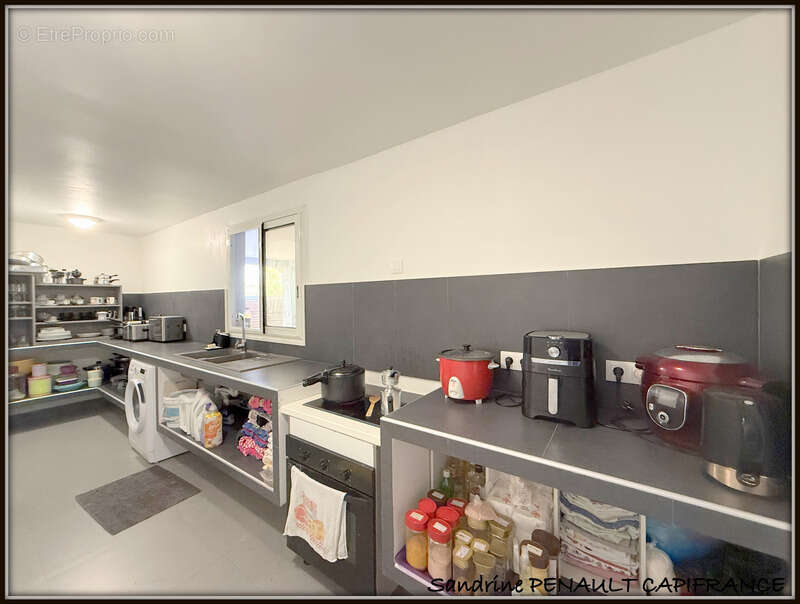 A vendre a kourou (97310) une magnifique villa t7 de 246 m² - avec 2 appartements t2 - terrain de 345 m² - au prix de 599 000 € - photo 24