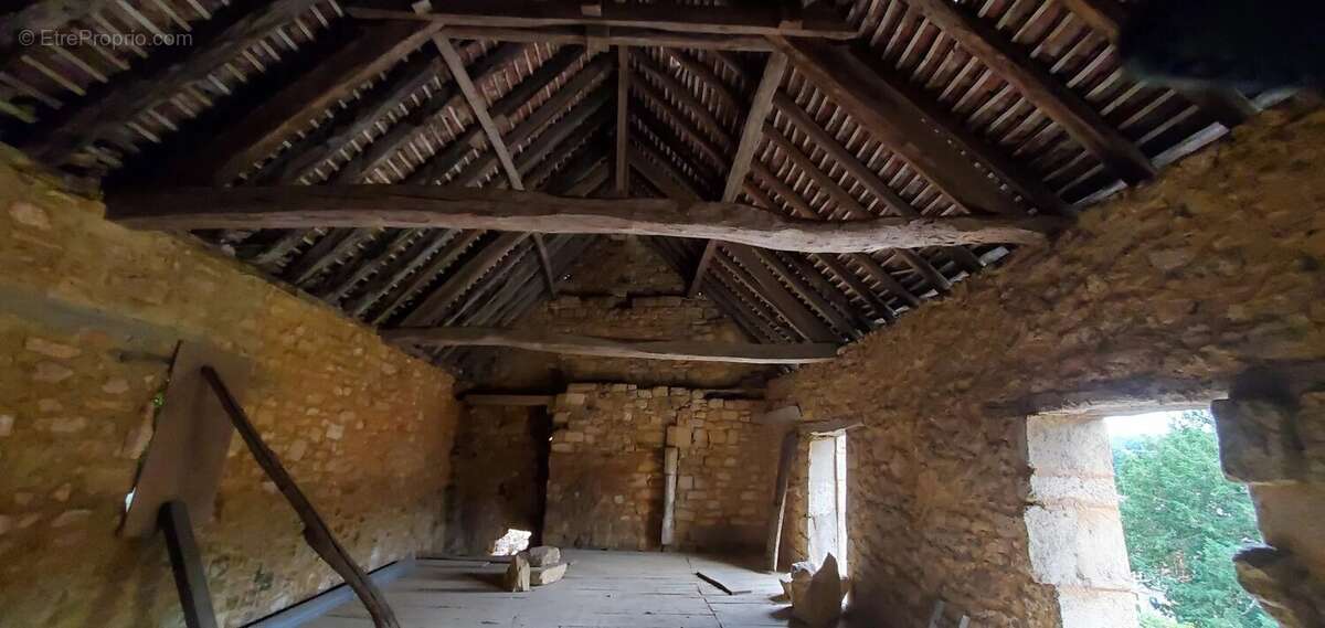 Charmante Maison de Village en Pierre avec un Potentiel Exceptionnel - photo 4