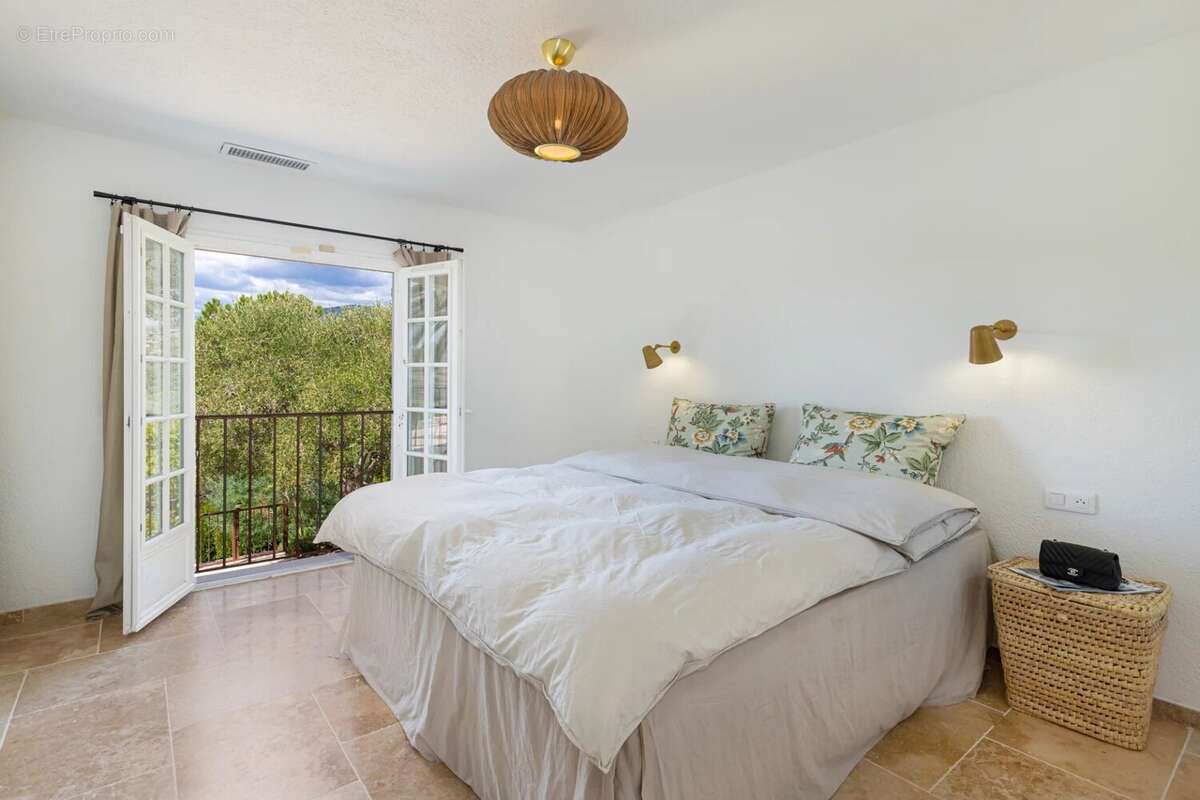 Appartement à MANDELIEU-LA-NAPOULE