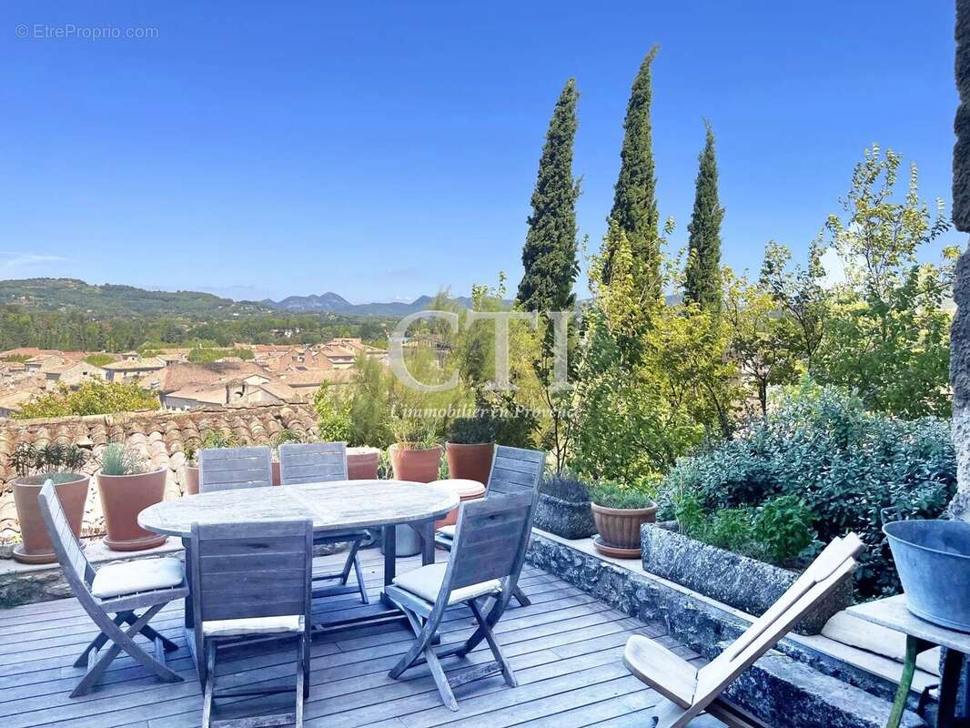 Maison à VAISON-LA-ROMAINE