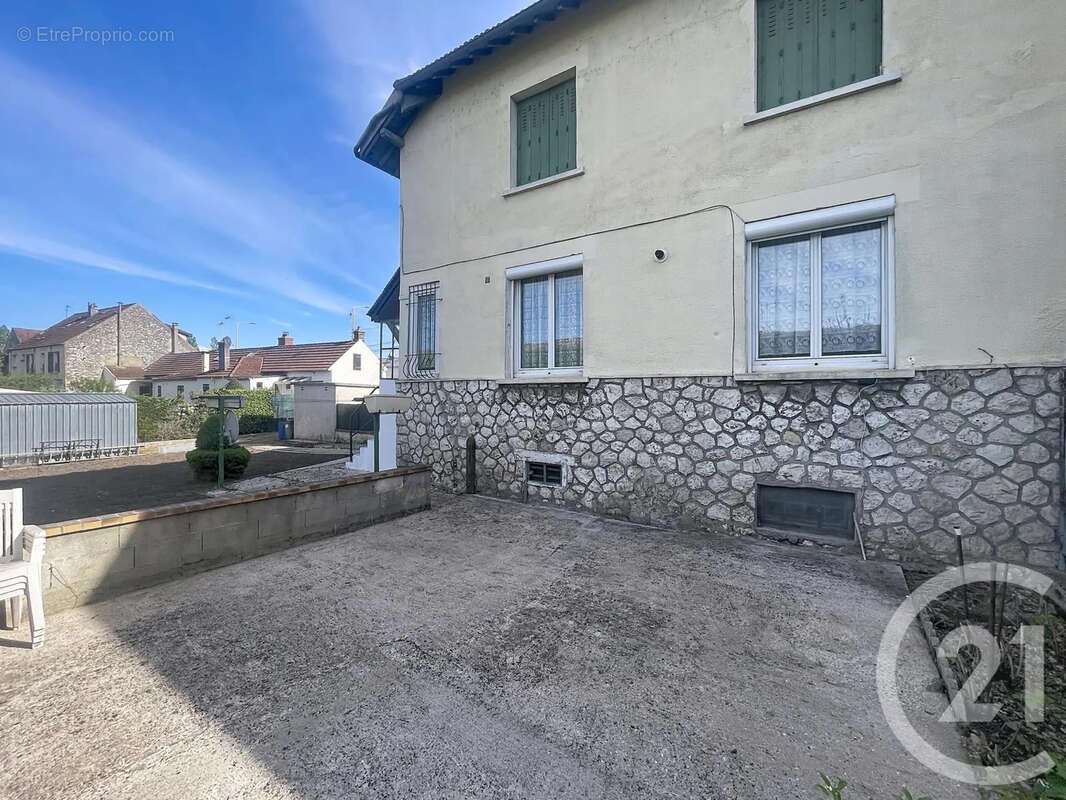 Maison à MONTEREAU-FAULT-YONNE
