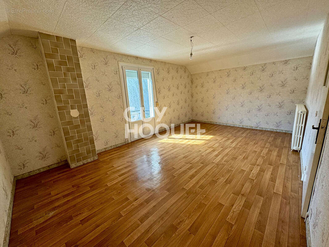 Maison à SAINT-SERNIN-DU-BOIS