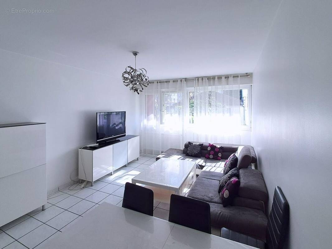 Photo 1 - Appartement à VILLEURBANNE