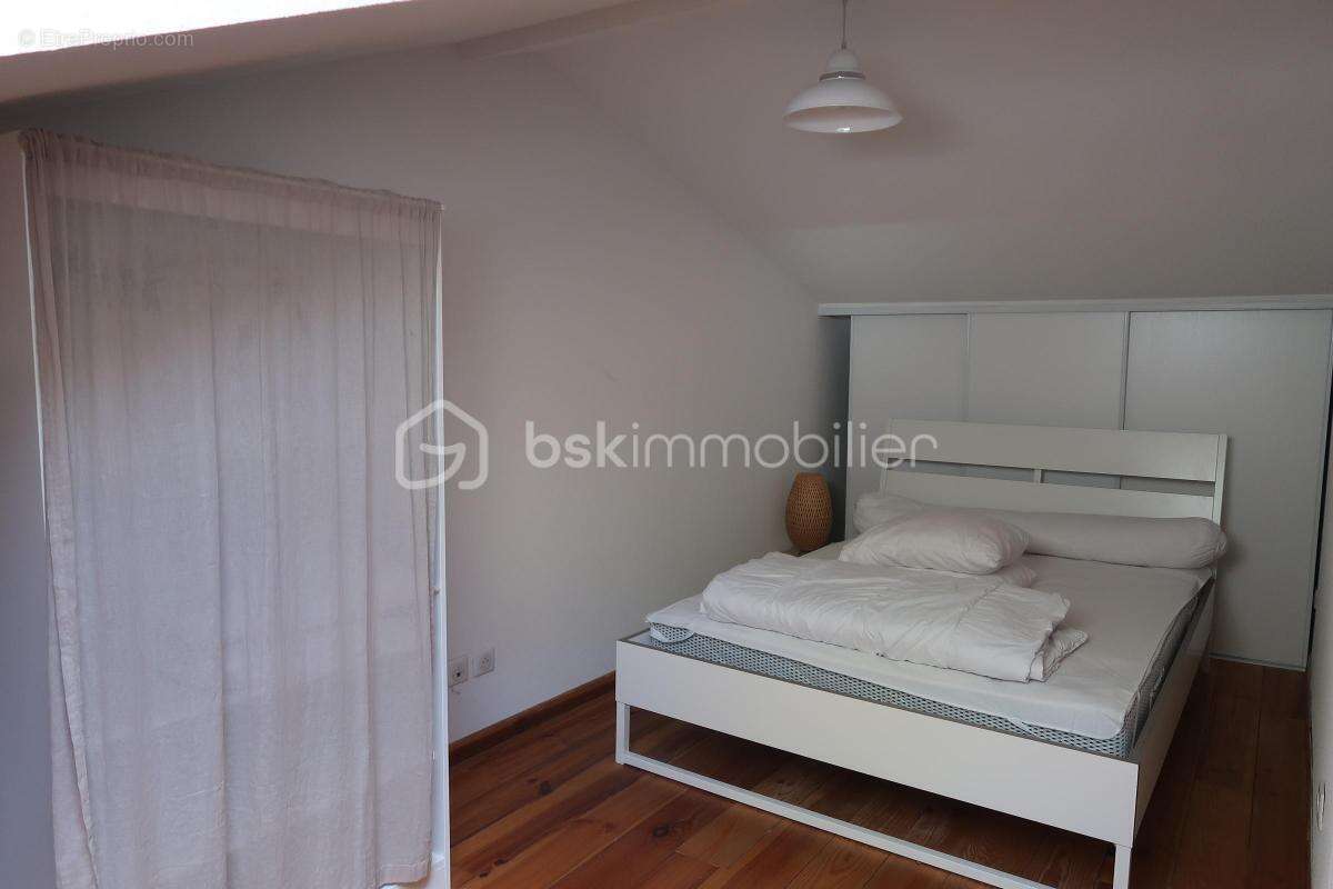 Appartement à LAMALOU-LES-BAINS