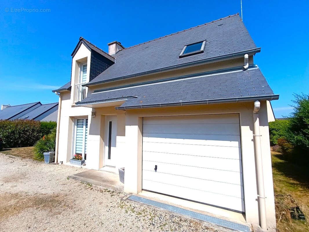 Maison à Créhen - 3 chambres - photo 18