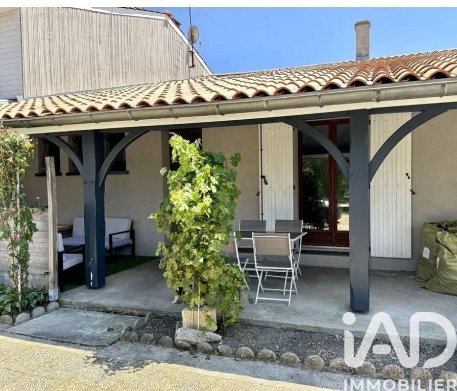 Photo 1 - Maison à LES PEINTURES