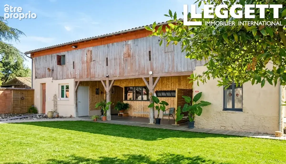 Bien pour projet événementiel. Ensemble immobilier comprenant une salle de réception et un studio attenant - photo 1