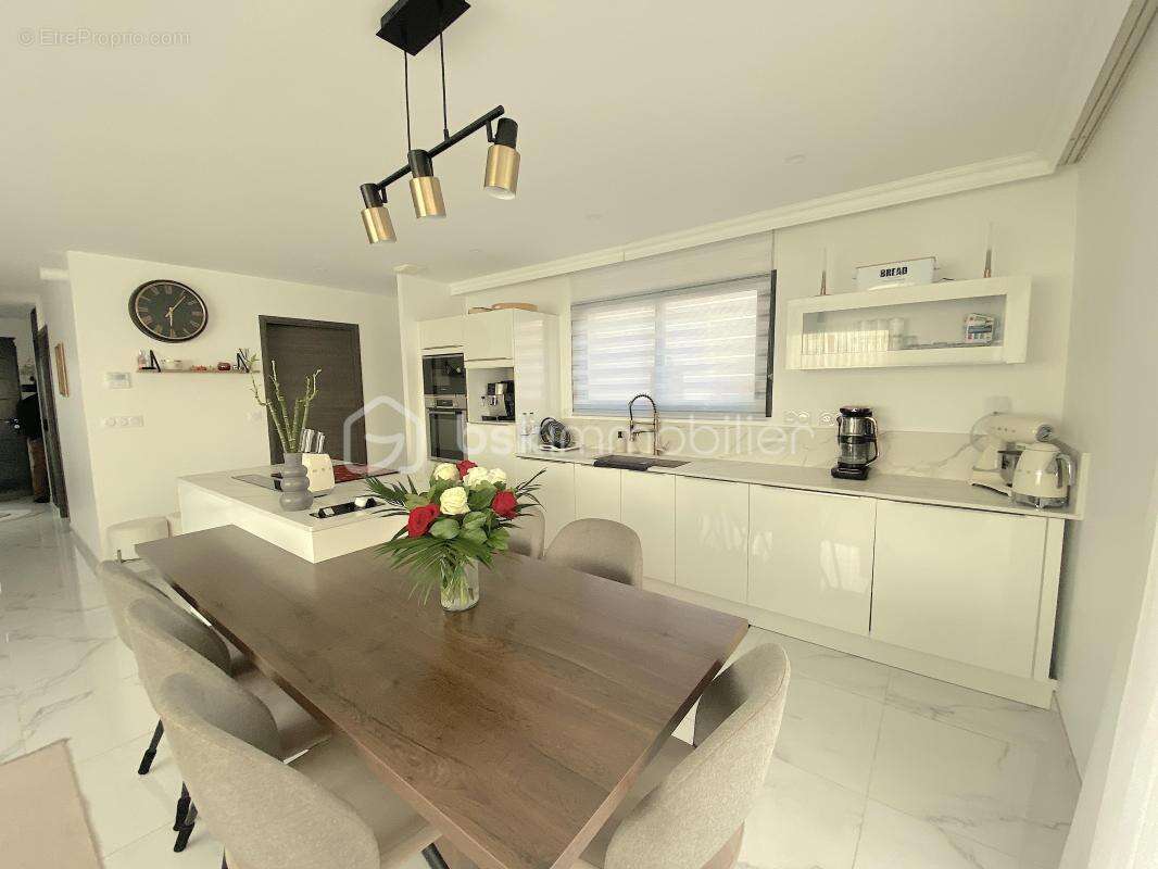 Maison 130 m² à Sauvian  - photo 2