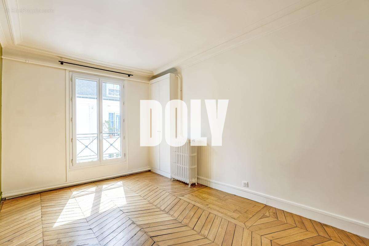 Appartement à PARIS-10E