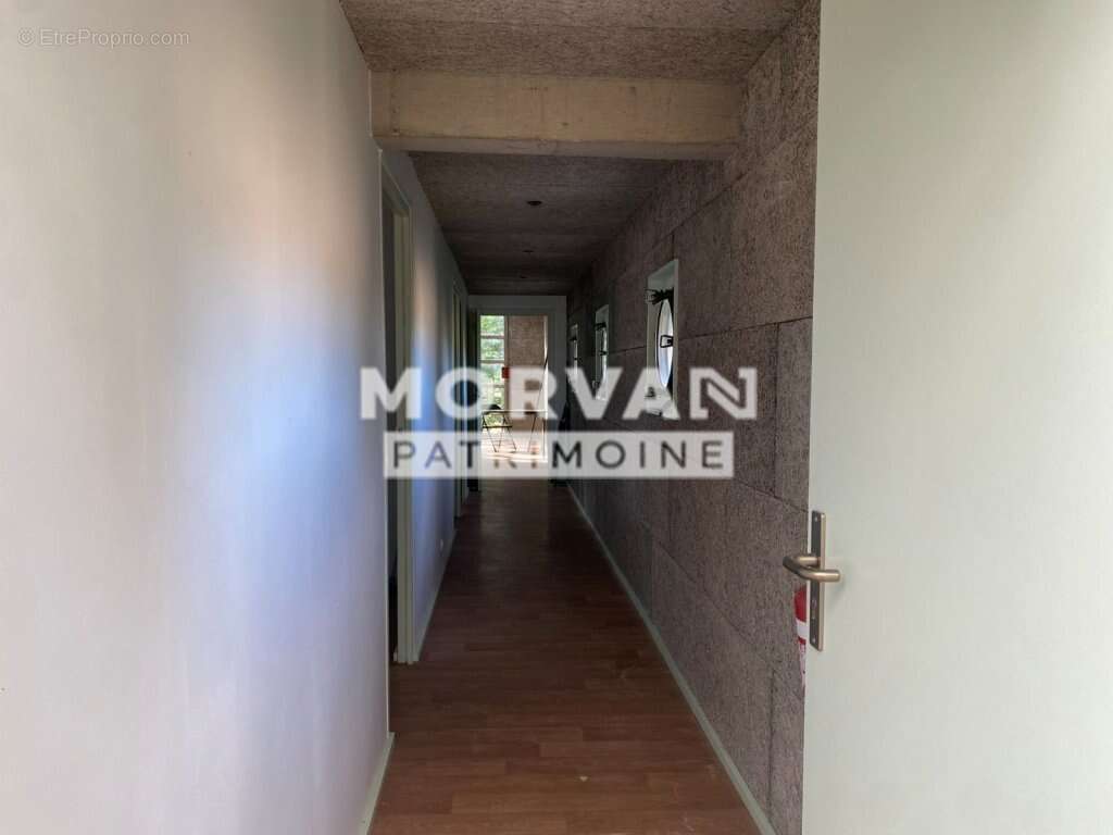 Maison du bazois - batiment sur 2 niveaux 294 m2 - parking et terrain 4017 m2 - photo 15