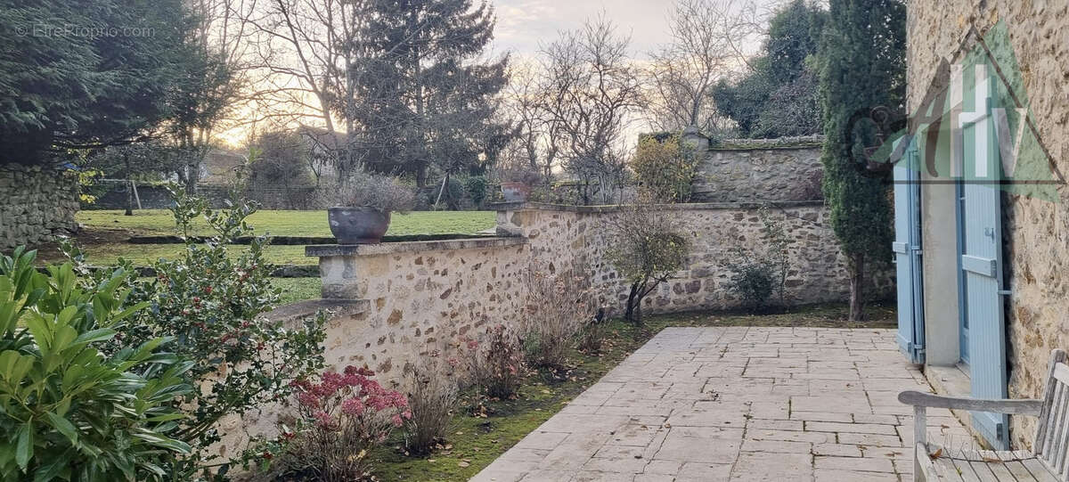 Maison à CHALAUTRE-LA-GRANDE