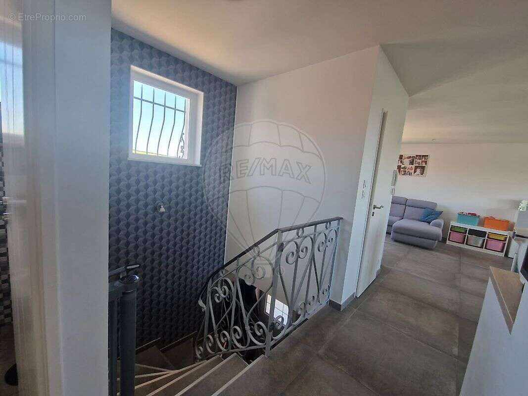 Maison à SAINT-ETIENNE-DES-OULLIERES