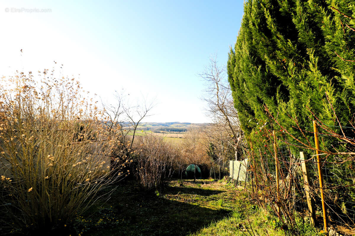 Maison de village 2 logements/garage/jardin - photo 4