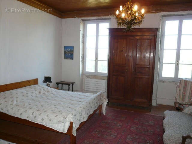 Belle maison de maître sur 10 Ha de prairies et de bois - photo 14