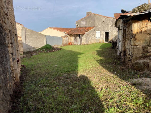 Maison à CHATEAUNEUF-SUR-CHARENTE