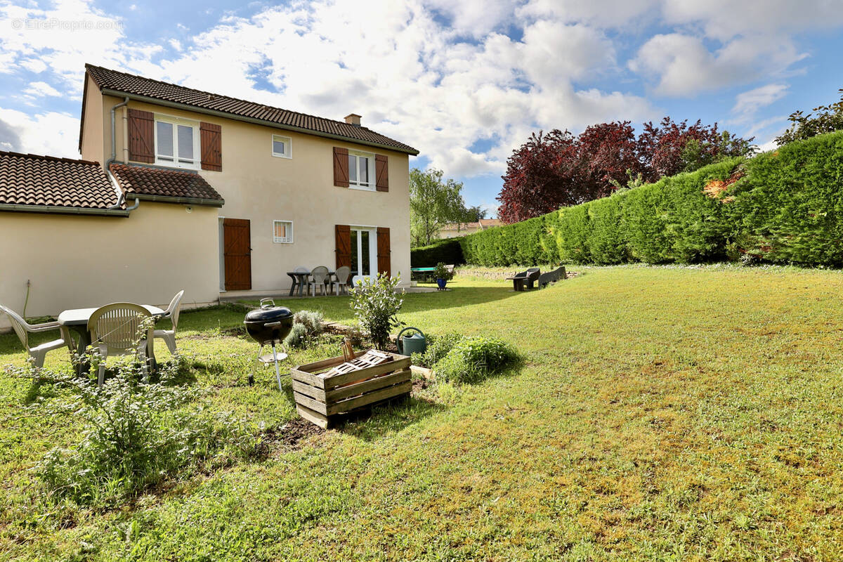 Maison à MARCY-L&#039;ETOILE
