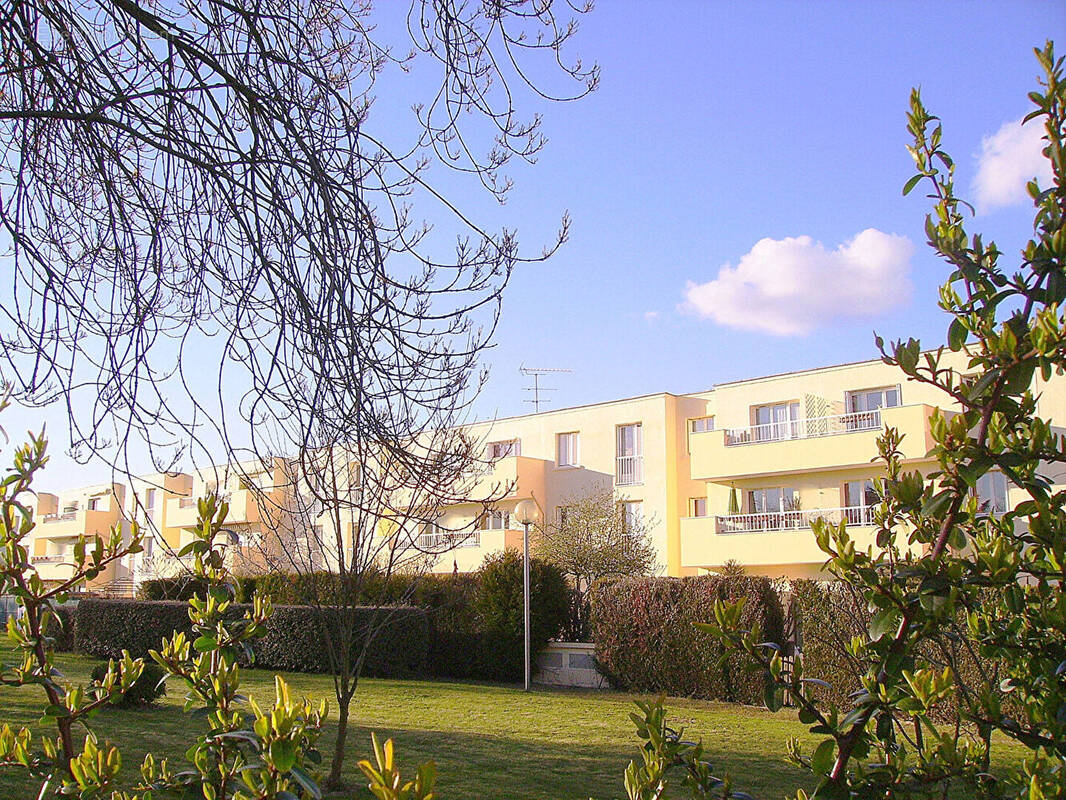 Appartement à MONTIGNY-LE-BRETONNEUX