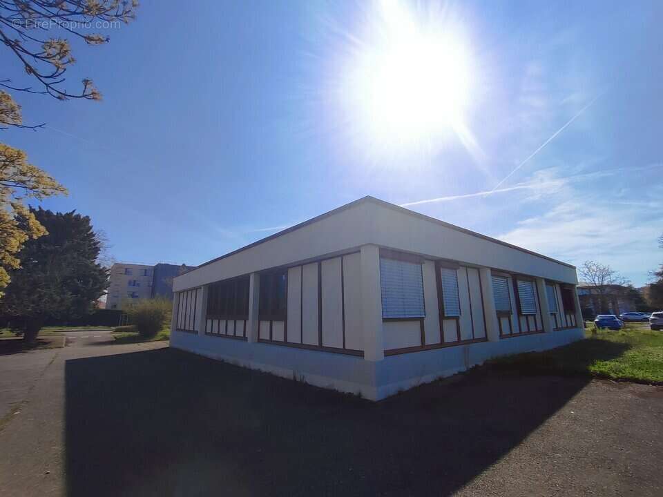 Commerce à SAINT-QUENTIN-FALLAVIER