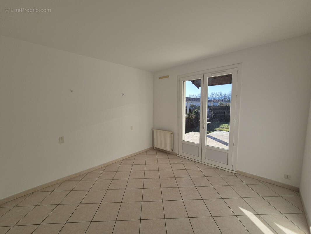 Maison à LA TOUR-DU-CRIEU