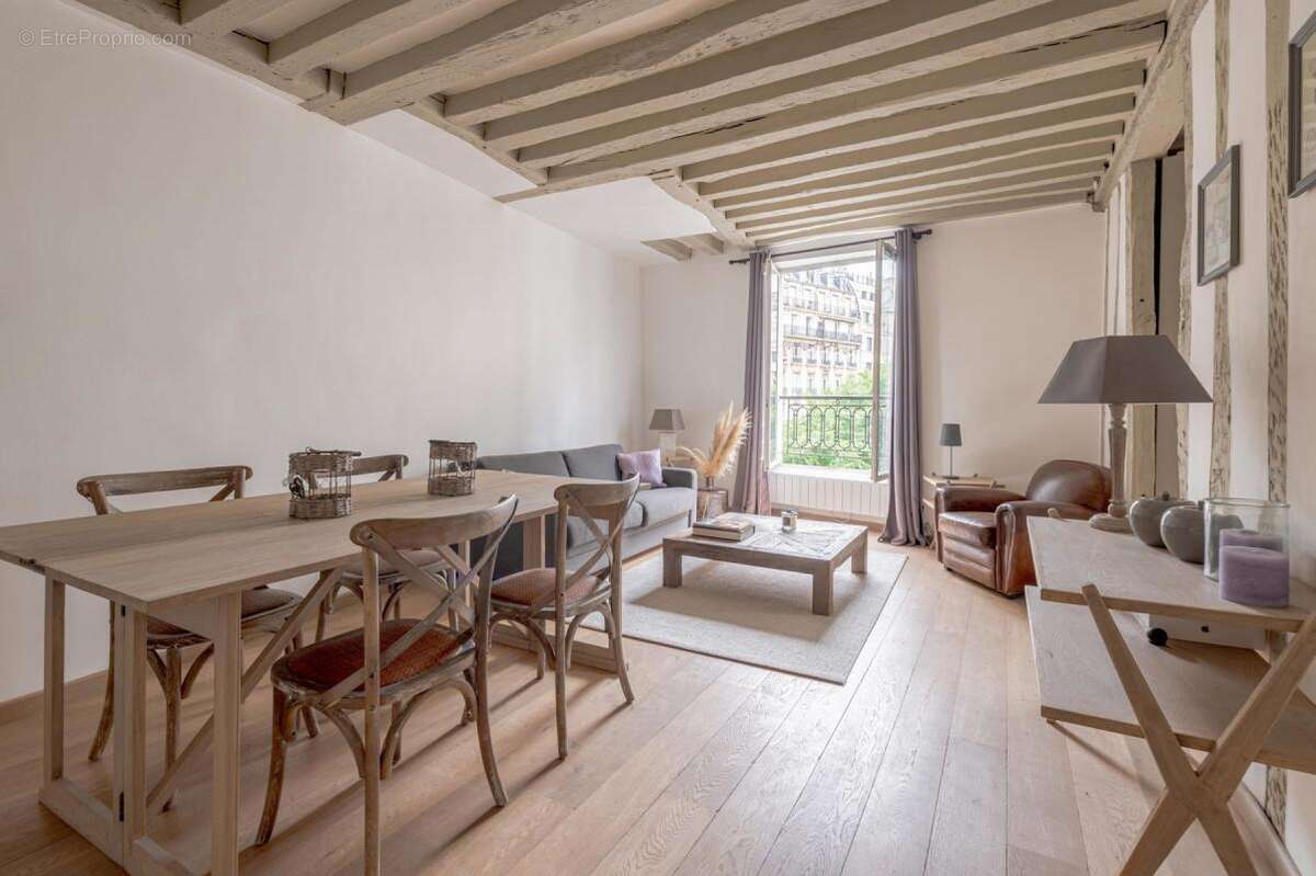 Appartement à PARIS