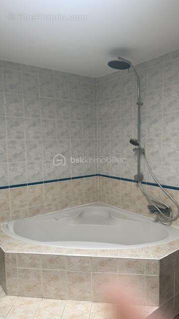 Au cœur du village, maison de caractère avec terrain de 384 m² - photo 13
