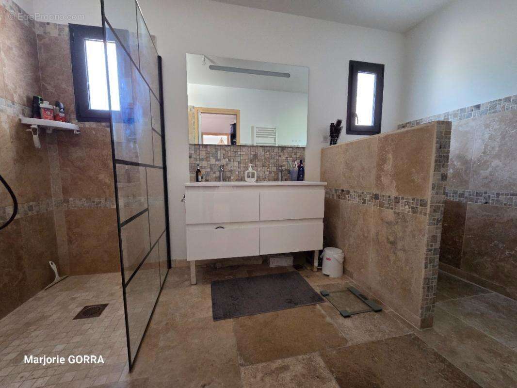 Maison à PLAN-D'AUPS-SAINTE-BAUME