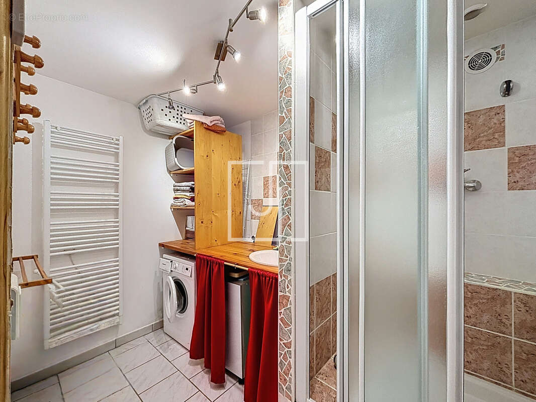 Maison à LE LAUZET-UBAYE