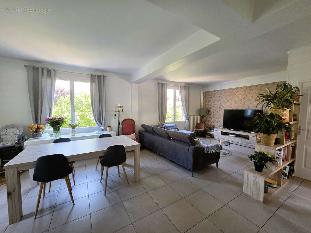 Maison à SAVIGNY-SUR-ORGE