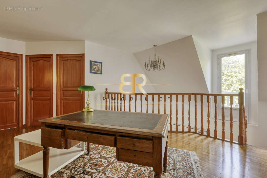 Maison à SAINT-MAUR-DES-FOSSES