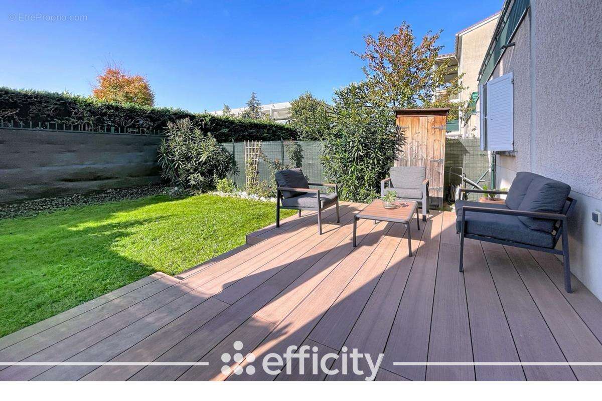 Appartement à MEYZIEU