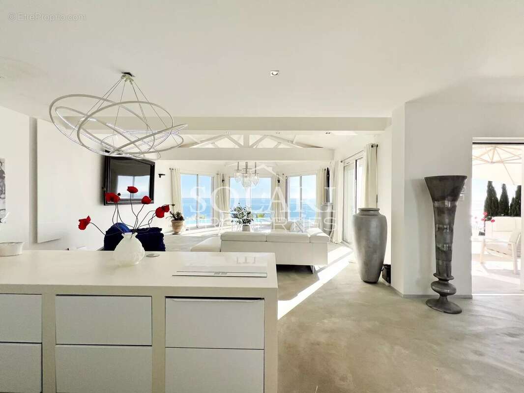 Maison à THEOULE-SUR-MER