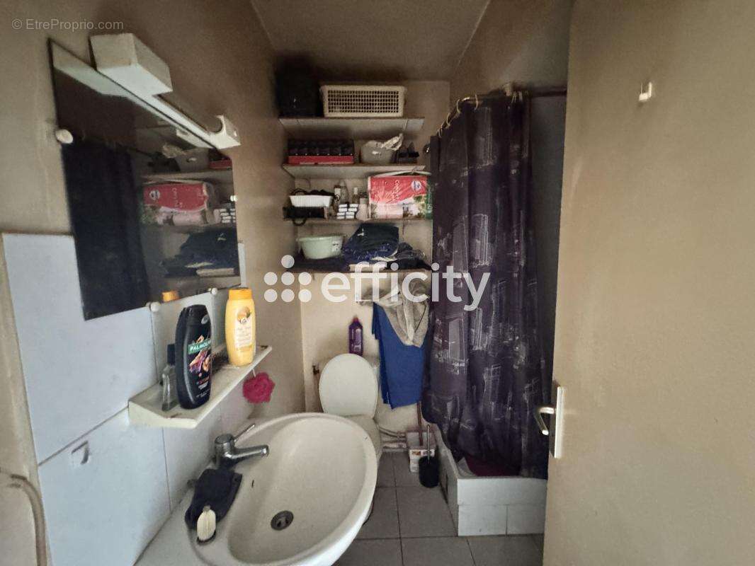 Appartement à FAMARS