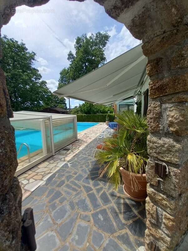 Maison à MONTIGNE-LE-BRILLANT