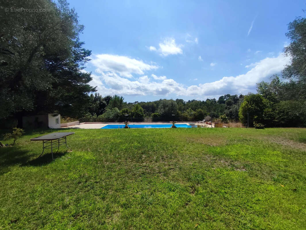 Maison à ROQUEFORT-LES-PINS